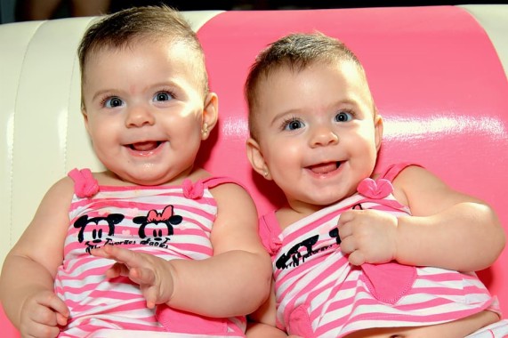 Twin Baby Photo Twins Smile Child Cute Boys Childhood Twins Baby Images Hd 910x605 Download Hd Wallpaper Wallpapertip