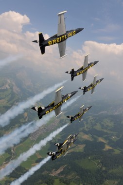 Breitling Wallpaper By Dudeski19 Dc Free On Zedgea Breitling Navitimer Cosmonaute Blacksteel 640x1136 Download Hd Wallpaper Wallpapertip