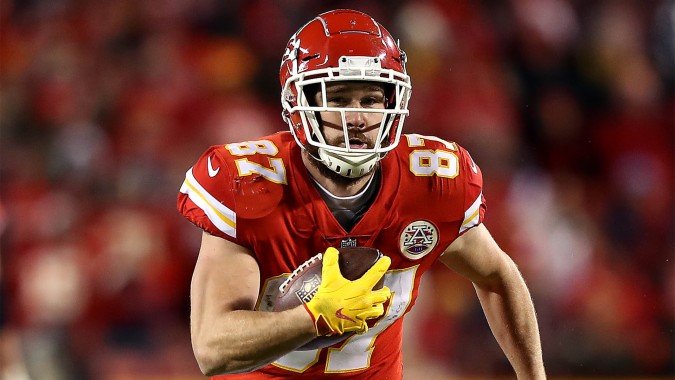 Travis Kelce Wallpaper - 1300x724 - Download HD Wallpaper - WallpaperTip