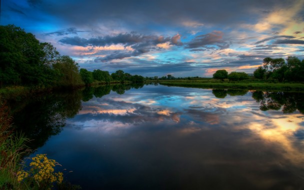 壁紙 アイルランドの自然の風景 川 夕方日没 雲 Irland Am Abend 19x10 Download Hd Wallpaper Wallpapertip