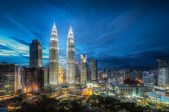 Kuala Lumpur Wallpaper - Petronas Twin Towers - 2048x1358 - Download HD ...